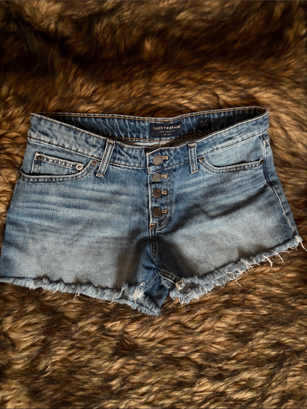 Lucky Brand Women’s Medium Wash The Cut Off Button Up Shorts Size 4/27